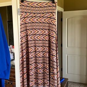 LuLaRoe skirt. Large. High-waited. Multi-color.
